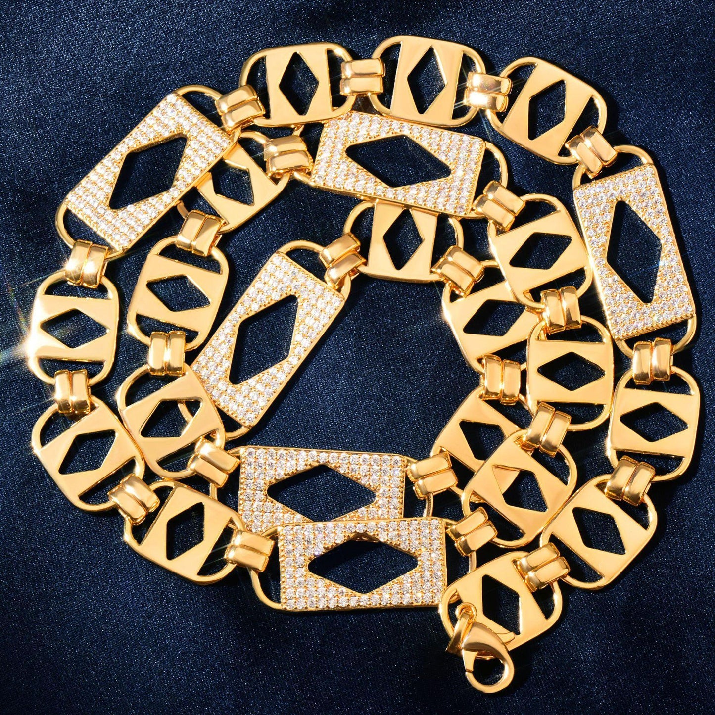 CARÁTIX 14mm Rhombus Square Link Chain Necklace – Iced Out Hip Hop Bling Jewelry for Men | Multi-Size Cuban Style - CaratixJewelry