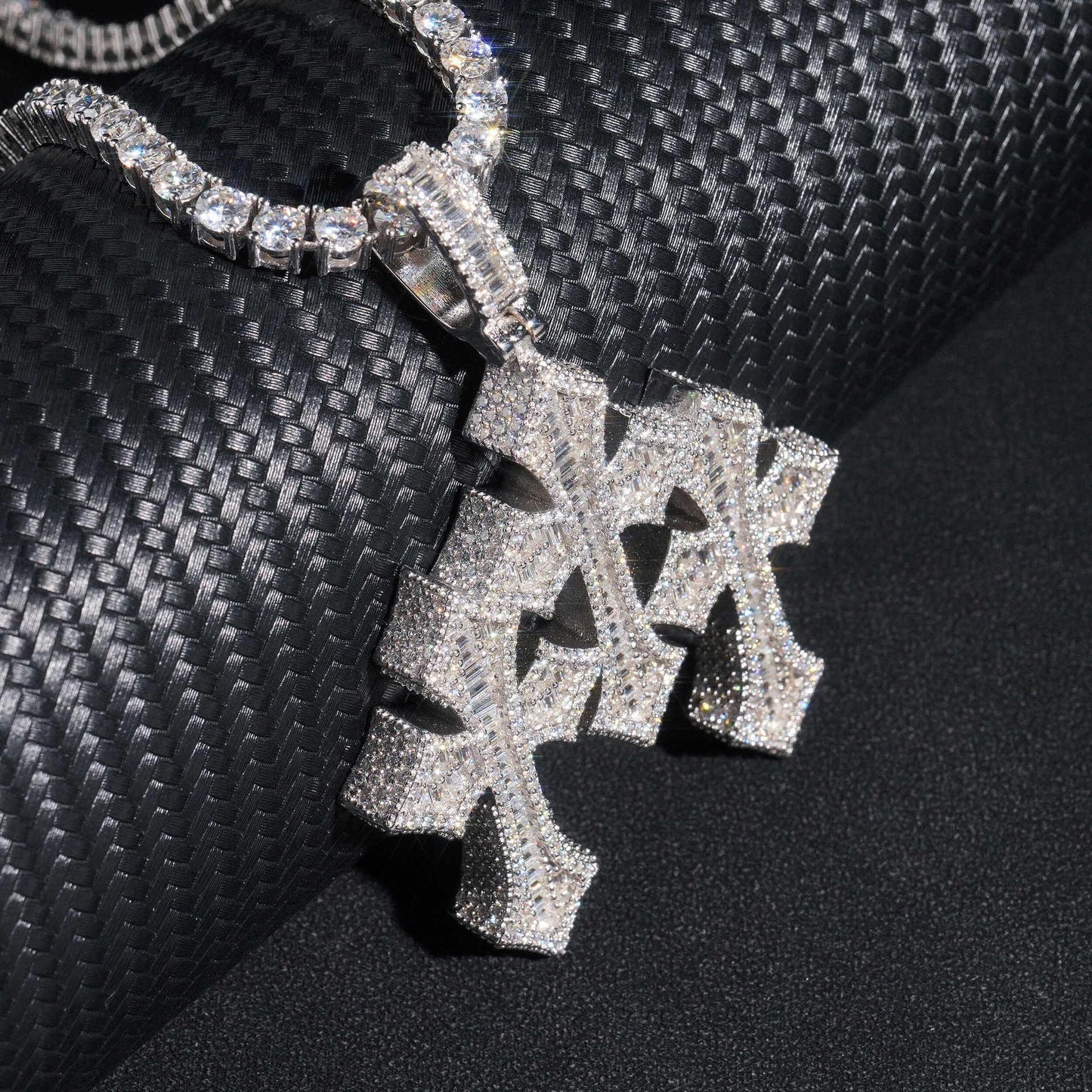 925 Sterling Silver Moissanite Cross Pendant Necklace – Classic Sparkling Christian Jewelry - CaratixJewelry