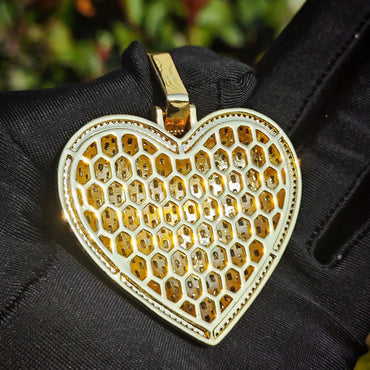 Iced Out Big Heart Pendant Necklace – Hip Hop CZ Trendy Streetwear Jewelry - CaratixJewelry