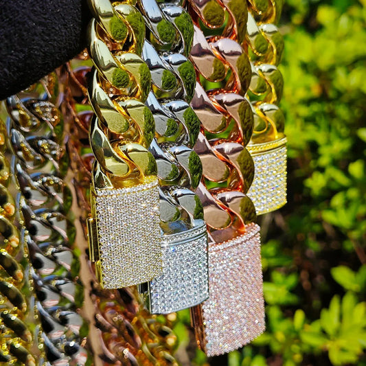 Polished Iced Out Clasp Necklace with Copper & Zircon | Unisex Hip Hop Jewelry | Caratix Jewelry - CaratixJewelry