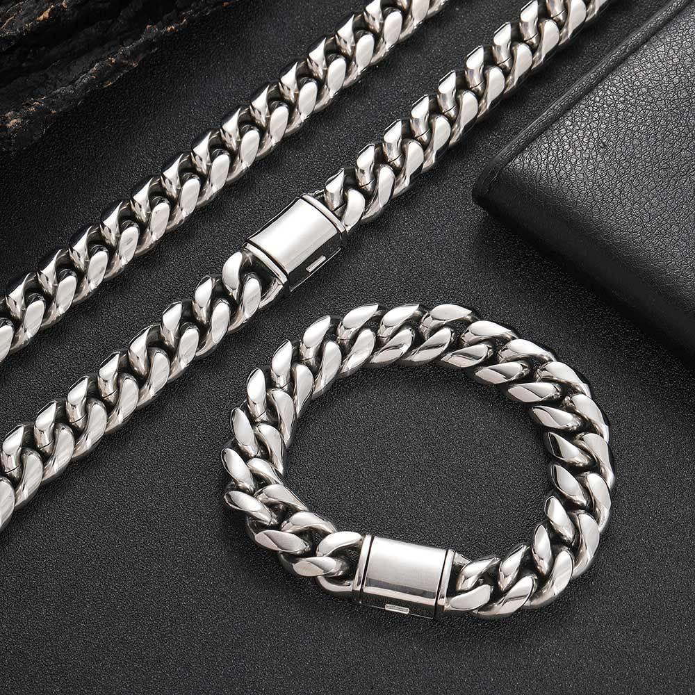 Cuban Chain Necklace with Flip Clasp and Polished Finish for Men | Titanium Steel and Stainless Steel | Caratix Jewelry - CaratixJewelry
