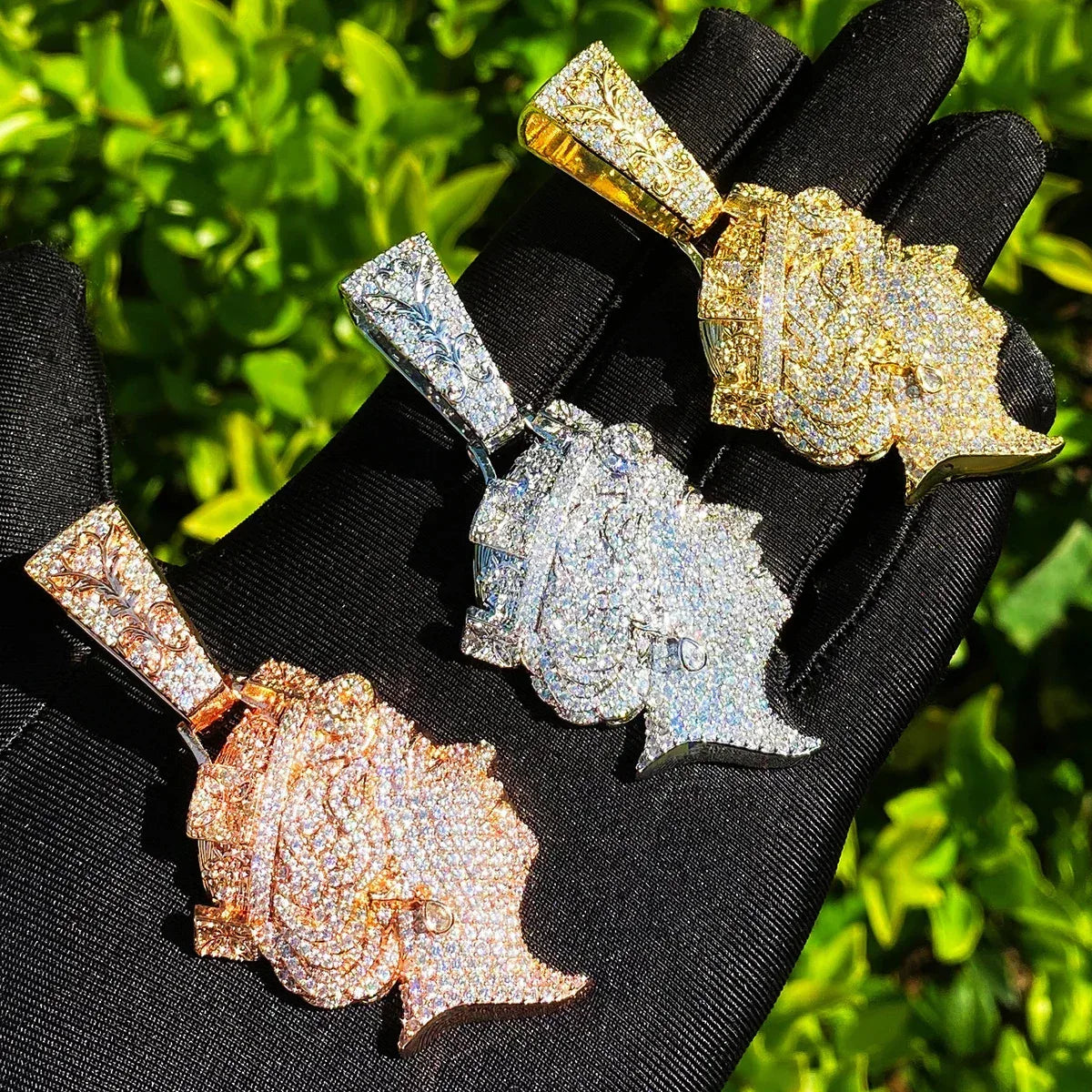 Luxury Iced Out Queen Elizabeth II Pendant | Men's Hip Hop Portrait Necklace | Full CZ Genuine Copper Jewelry | Senior Sense Bling | Caratix - CaratixJewelry