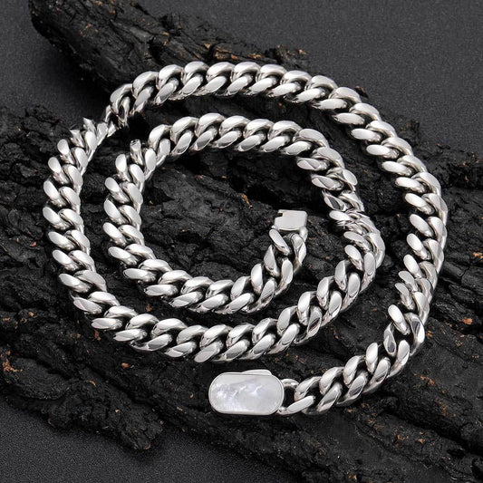 Cuban Chain Necklace with Shell Clasp and 18K Gold Plating for Men | Titanium Steel and Stainless Steel | Caratix Jewelry - CaratixJewelry
