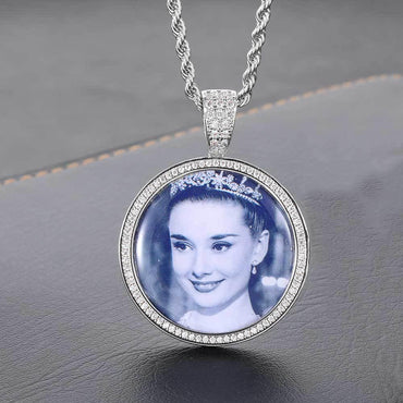 Round Photo Pendant Necklace with Zircon and Memory Frame | Trendy Hip Hop Jewelry | Caratix Jewelry - CaratixJewelry