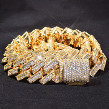 Iced Out Cuban Link Necklace with Full Zircon Stones and Copper Setting | Men’s Fashion Jewelry – Caratix Jewelry - CaratixJewelry