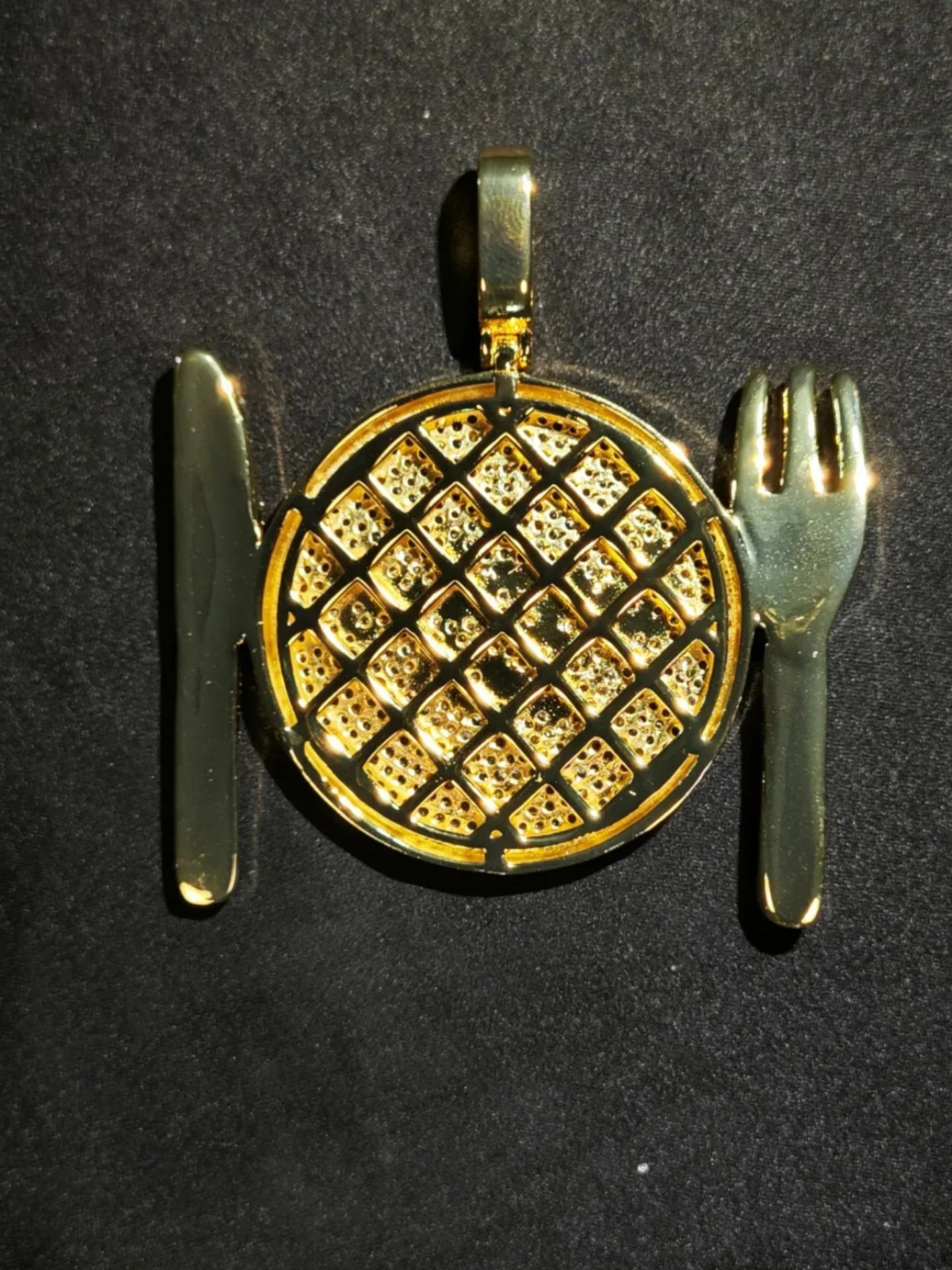 Iced Out Plate & Utensil Pendant Necklace – Hip Hop CZ Trendy Streetwear Jewelry - CaratixJewelry