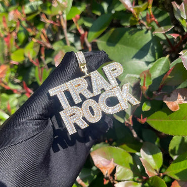 Minimal VVS Iced Out Personalized Custom Name Necklace Pendant - Luxury Custom Jewelry - CaratixJewelry