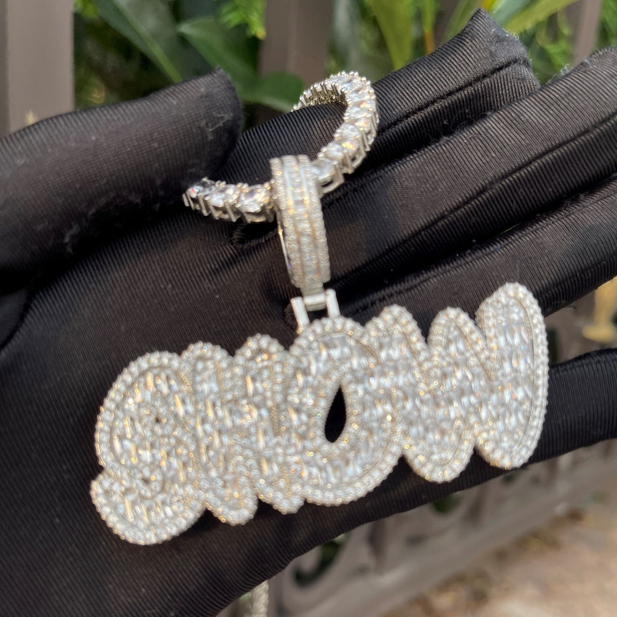 Baguette Shine Iced Out Personalisierter Namensanhänger