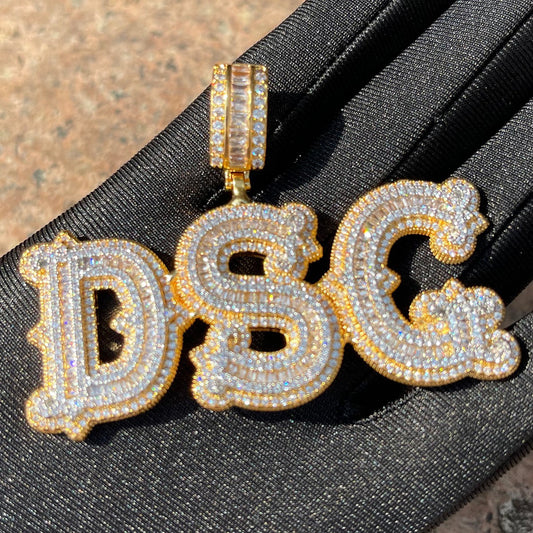 Scharfe Aufmerksamkeit Iced Out Personalisierte benutzerdefinierte Name Halskette Anhänger