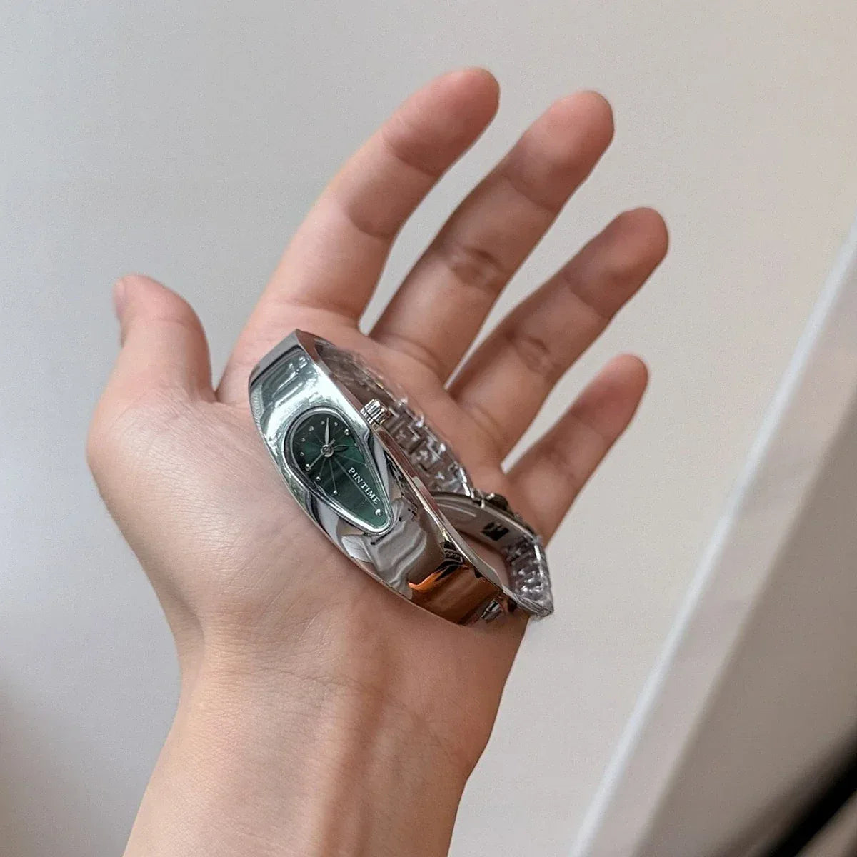 Teardrop Bracelet Watch for Women | Millennium Wind Light Luxury Iced Out Watch | Senior Sense Antique Quartz Clock | Female Couple Gift | Caratix - CaratixJewelry