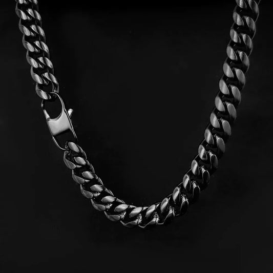 CARÁTIX – 10mm Black Plated Miami Cuban Link Chain Necklace | Hip Hop Jewelry for Men & Women, Street Style Cuban Chains - CaratixJewelry