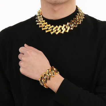 CARÁTIX 32mm Gold-Plated Stainless Steel Cuban Link Chain Necklace – Bold Hip Hop Jewelry for Men - CaratixJewelry