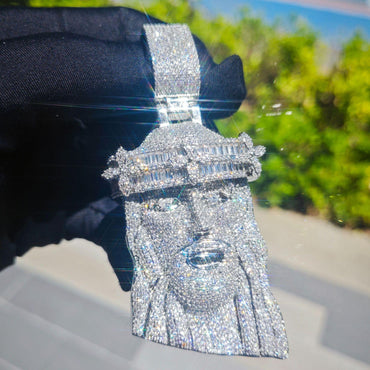 Hip Hop Jesus Clover Pendant Necklace – Iced Out Zircon Cross Design for Men | Trendy Street Style Jewelry - CaratixJewelry