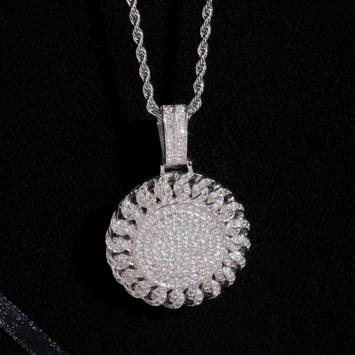 Hip-Hop Large Round Cuban Pattern Necklace – S925 Moissanite Pendant, Twist Design for Men - CaratixJewelry