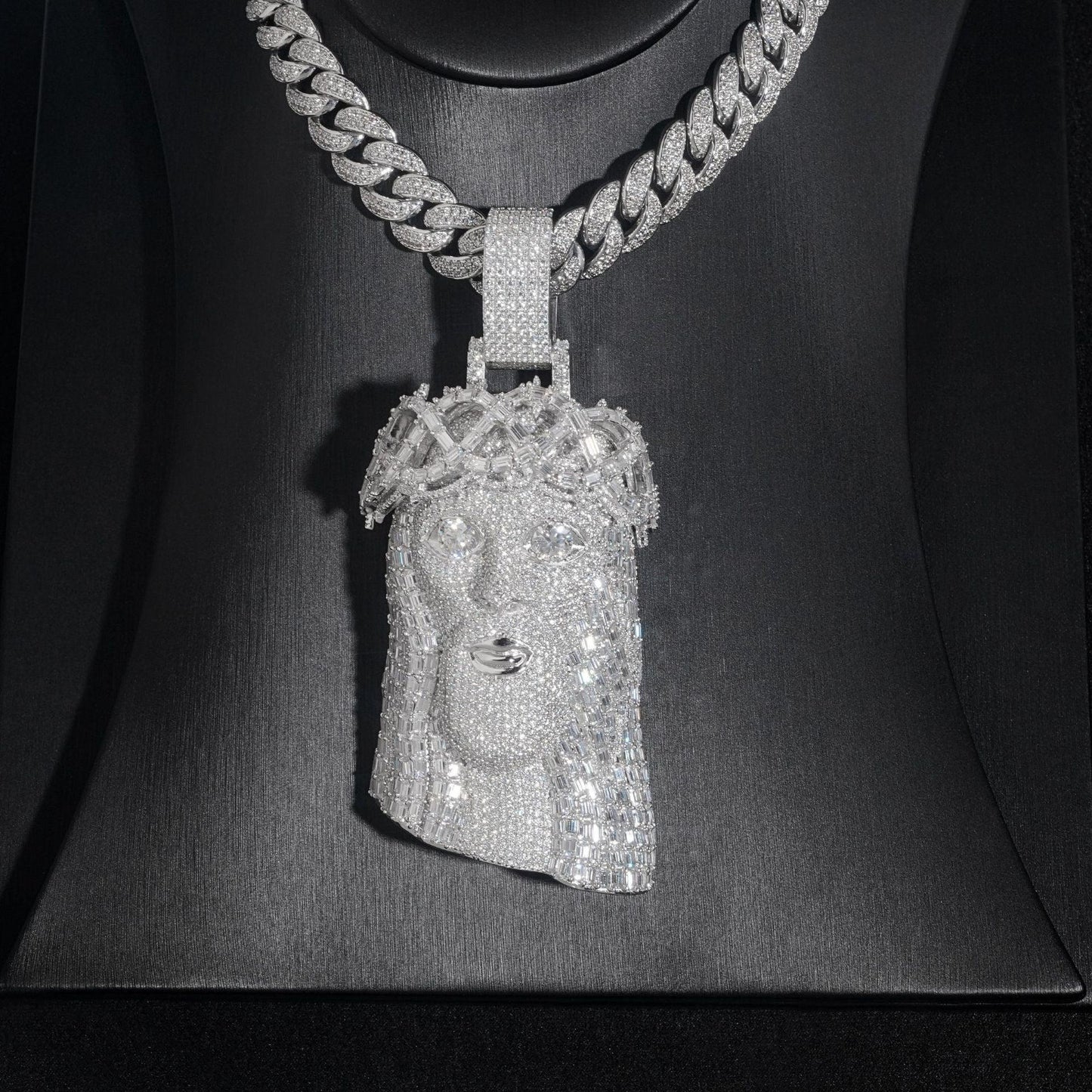 Jesus Head Pendant for Men & Women – S925 Sterling Silver Moissanite Hip Hop Jewelry - CaratixJewelry