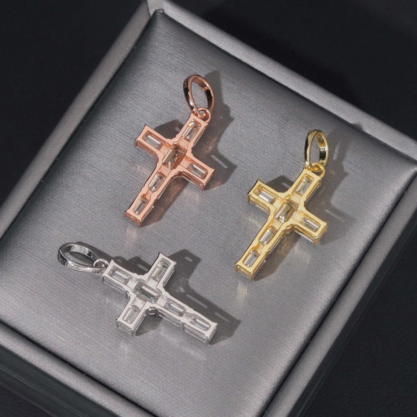 New Cross Pendant – S925 Silver Moissanite, Hip-Hop Style, European & American Fashion, Unisex Necklace - CaratixJewelry