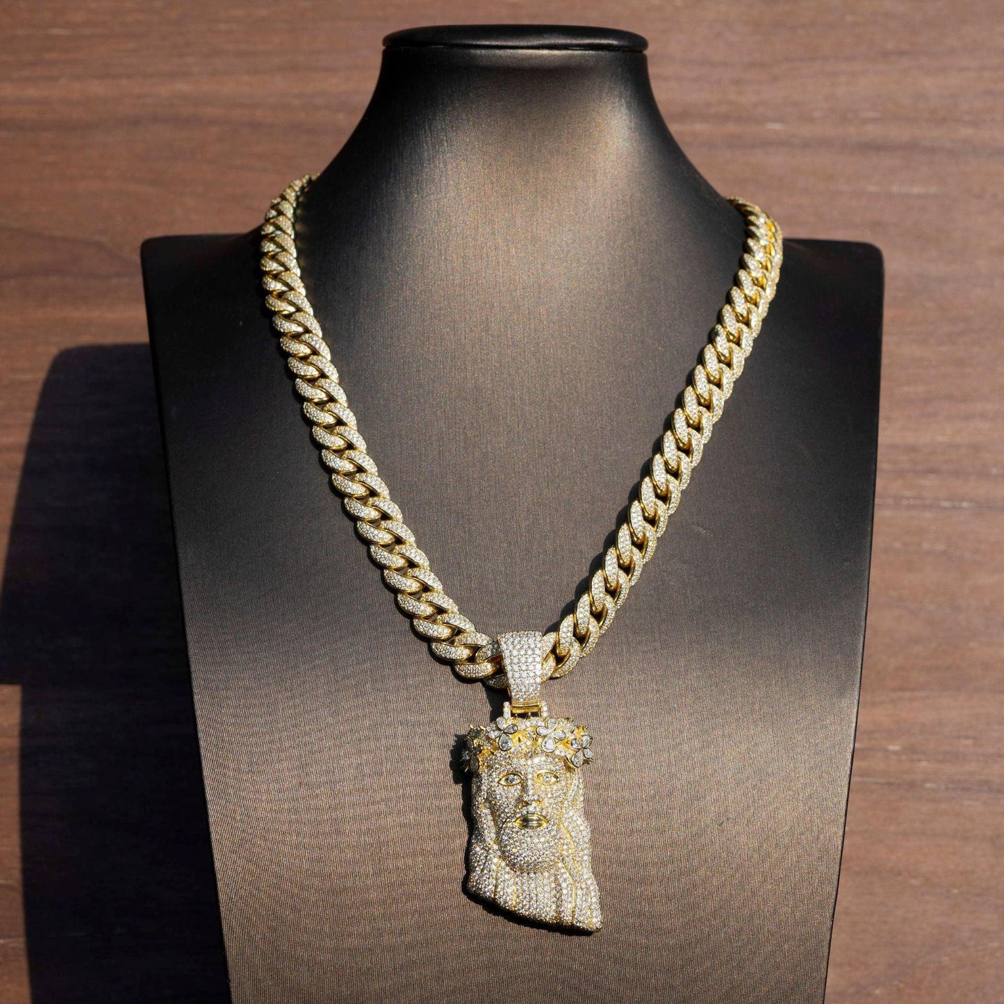 Unique Jesus Head Hip-Hop Pendant – S925 Silver D Color Moissanite Jewelry - CaratixJewelry