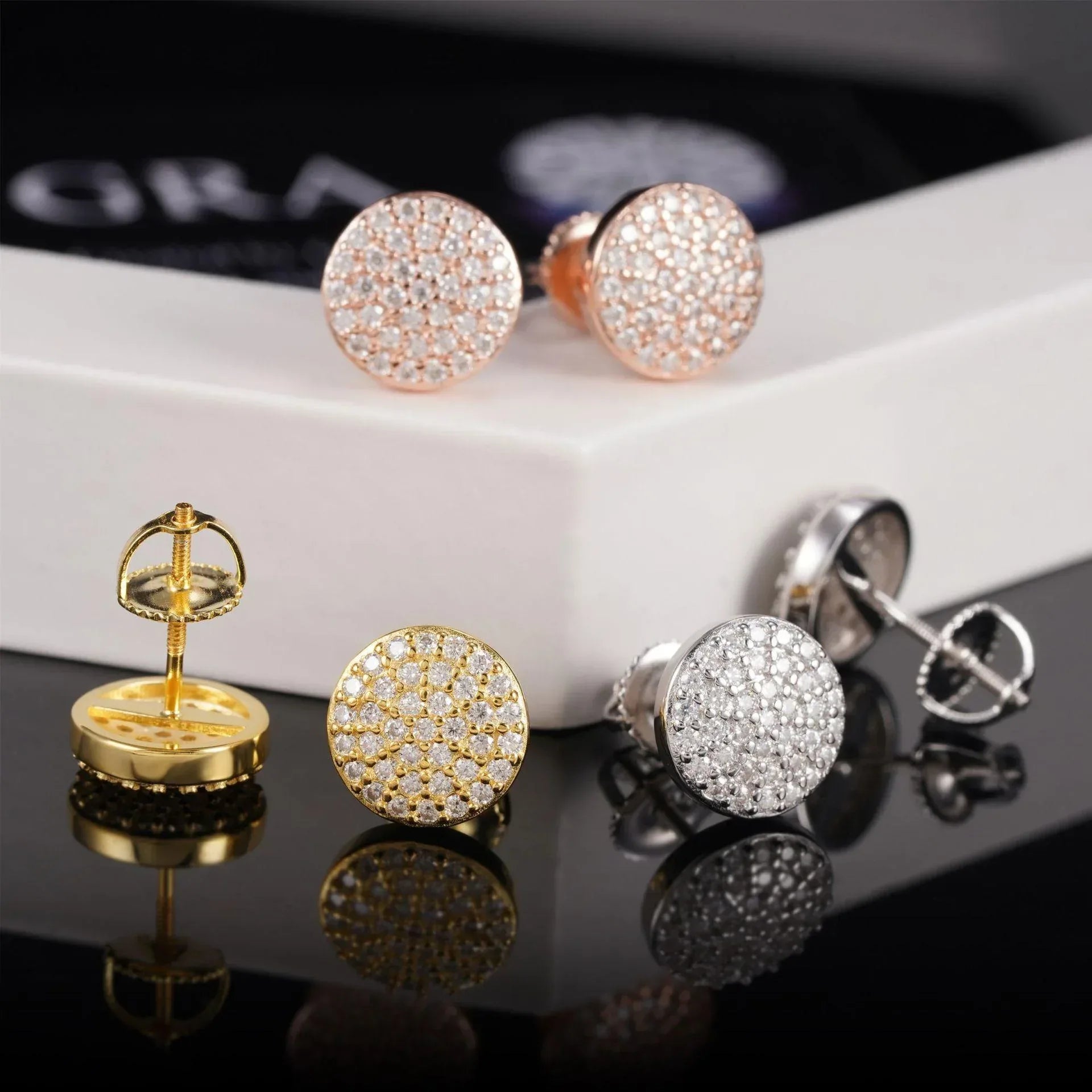 S925 Silver D Color Style Moissanite Round Stud Earrings - CaratixJewelry