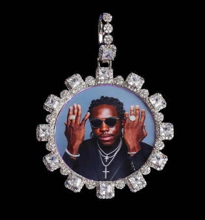 Halskette mit Anhänger mit quadratischen Diamanten und individuellem Fotobild 