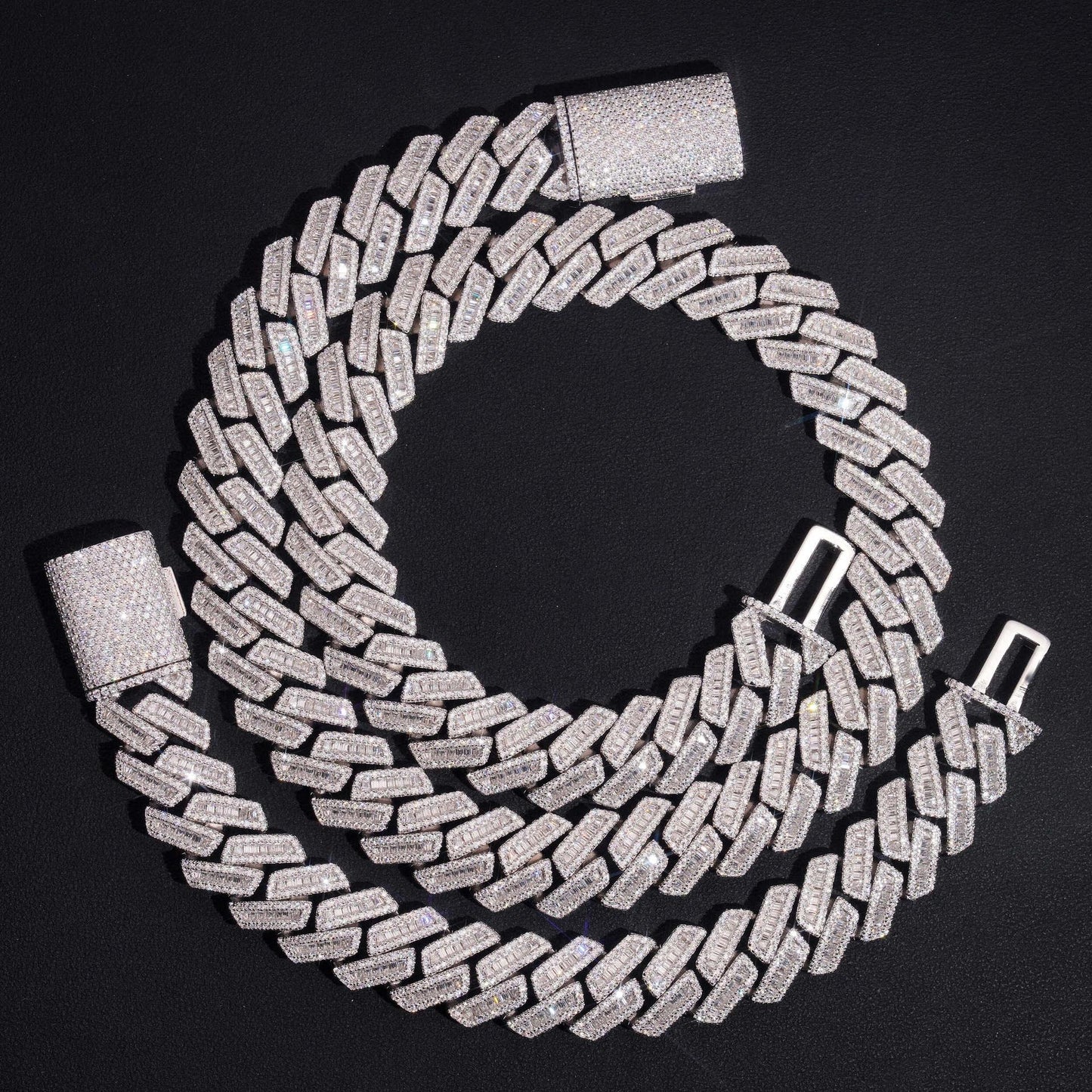 18mm Iced-Out Moissanite Cuban Link Chain – S925 Sterling Silver Hip Hop Streetwear Men’s Necklace - CaratixJewelry