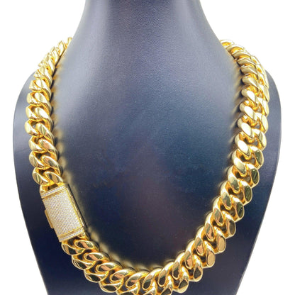 18mm Stainless Steel Cuban Link Chain with Silver Moissanite Clasp – Glossy Hip Hop Streetwear Necklace - CaratixJewelry