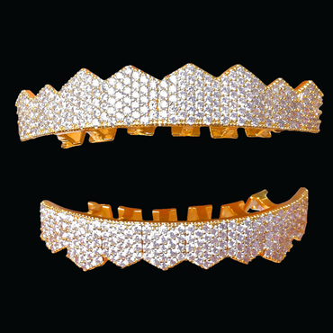 8 Teeth Fang Mouth Iced Out Diamond Grillz – Custom Hip Hop Jewelry for Men & Women