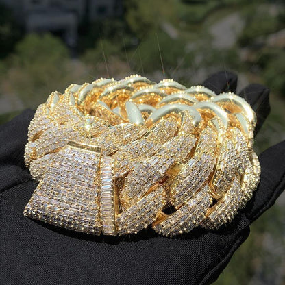 CARÁTIX Big Round Cuban Link Chain Necklace – Iced Out CZ Hip Hop Jewelry for Men & Women - CaratixJewelry
