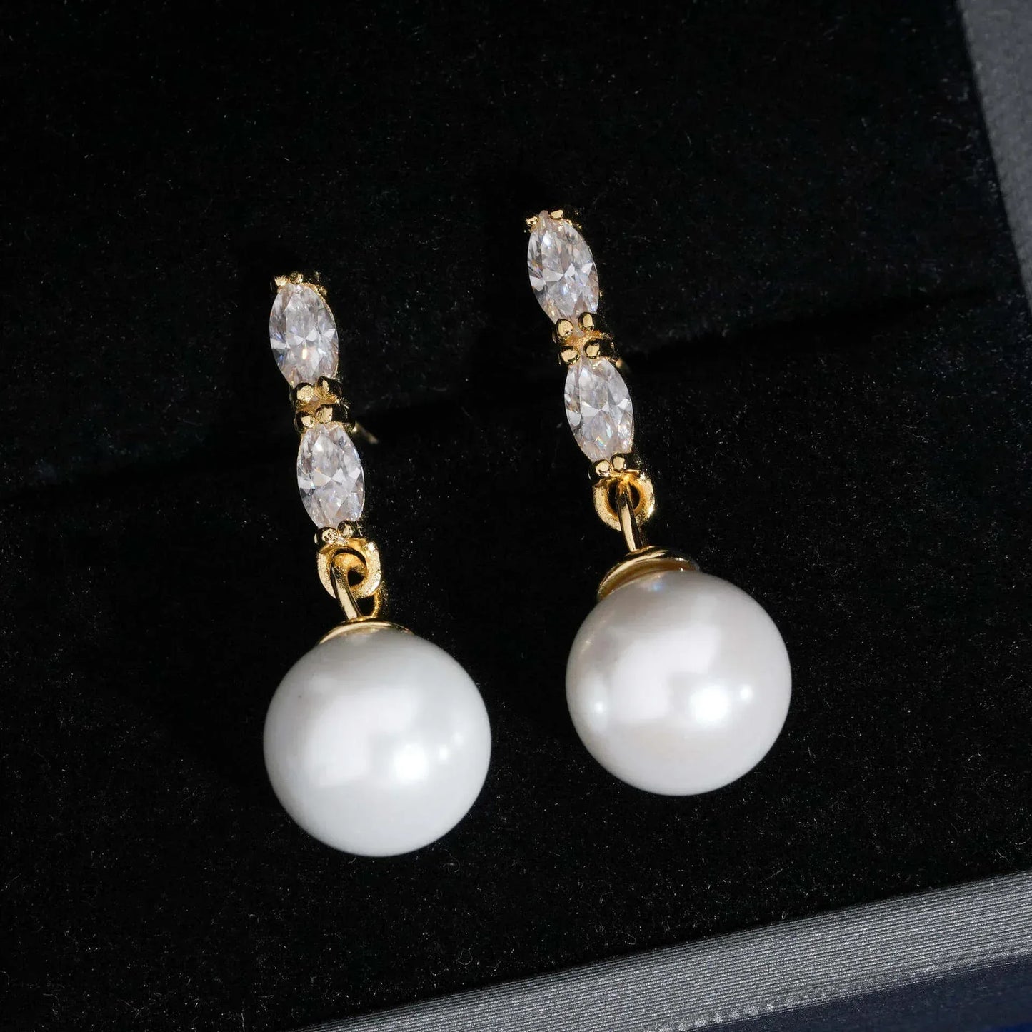 S925 Silver Freshwater Pearl Moissanite Look Earrings - CaratixJewelry