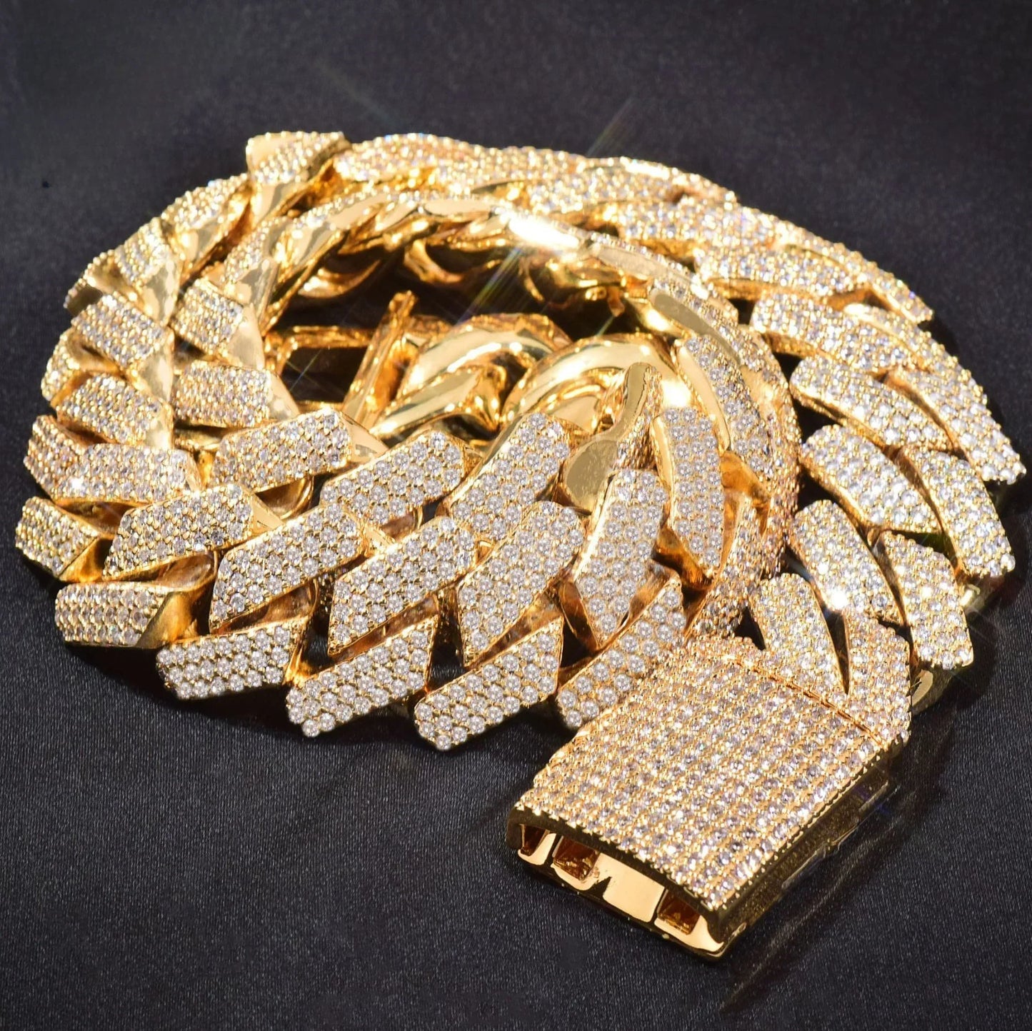 18mm Cuban Chain Necklace with Zircon - CaratixJewelry