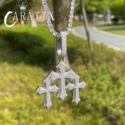 CARÁTIX Bubble Letter Iced Out Cross Pendant Necklace – White Copper CZ Hip Hop Jewelry for Women & Men