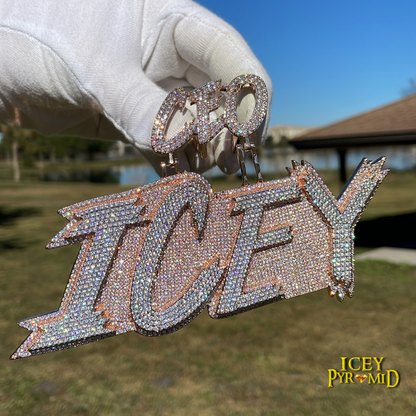 Collar con colgante personalizado con nombre personalizado y texto "CEO Bail"