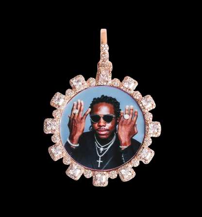 Halskette mit Anhänger mit quadratischen Diamanten und individuellem Fotobild 