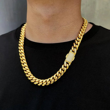 CARÁTIX Stainless Steel Cuban Link Chain Necklace – Golden Clasp Hip Hop Jewelry for Men & Women - CaratixJewelry