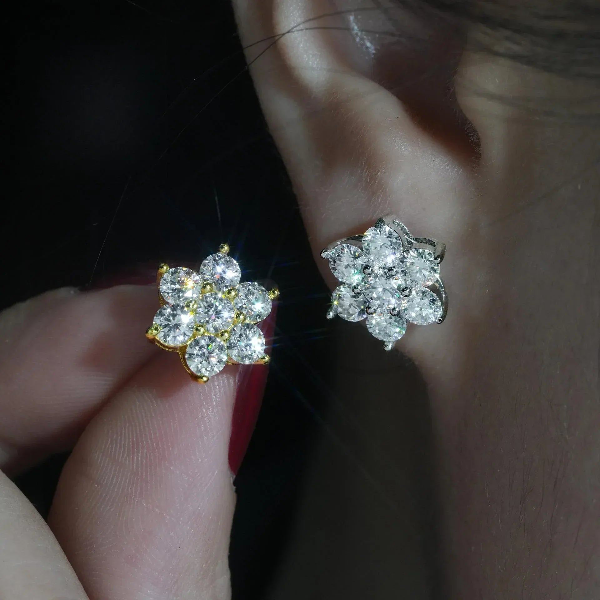 Trendy 3.5mm VVS S925 Silver Moissanite Look Stud Earrings - CaratixJewelry