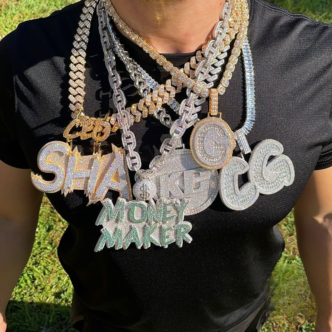 Collar con colgante personalizado con nombre personalizado y texto "CEO Bail"