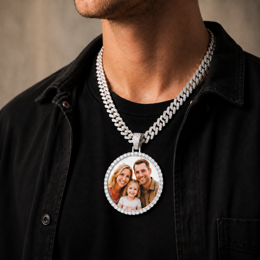CARATIX 68.5mm Custom Photo Medallion Pendant Necklace