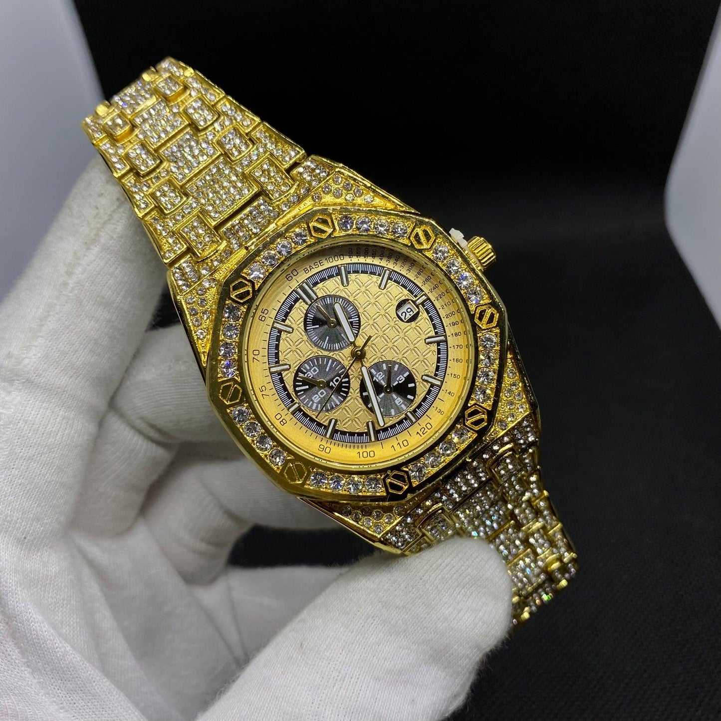 Date Blacked Chronograph Iced Out Diamond Watch – Luxury Hip Hop Style