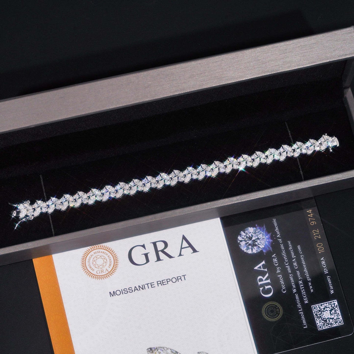 Unique-Design Moissanite Bracelet – S925 Sterling Silver Iced-Out Luxury Unisex Streetwear Jewelry - CaratixJewelry