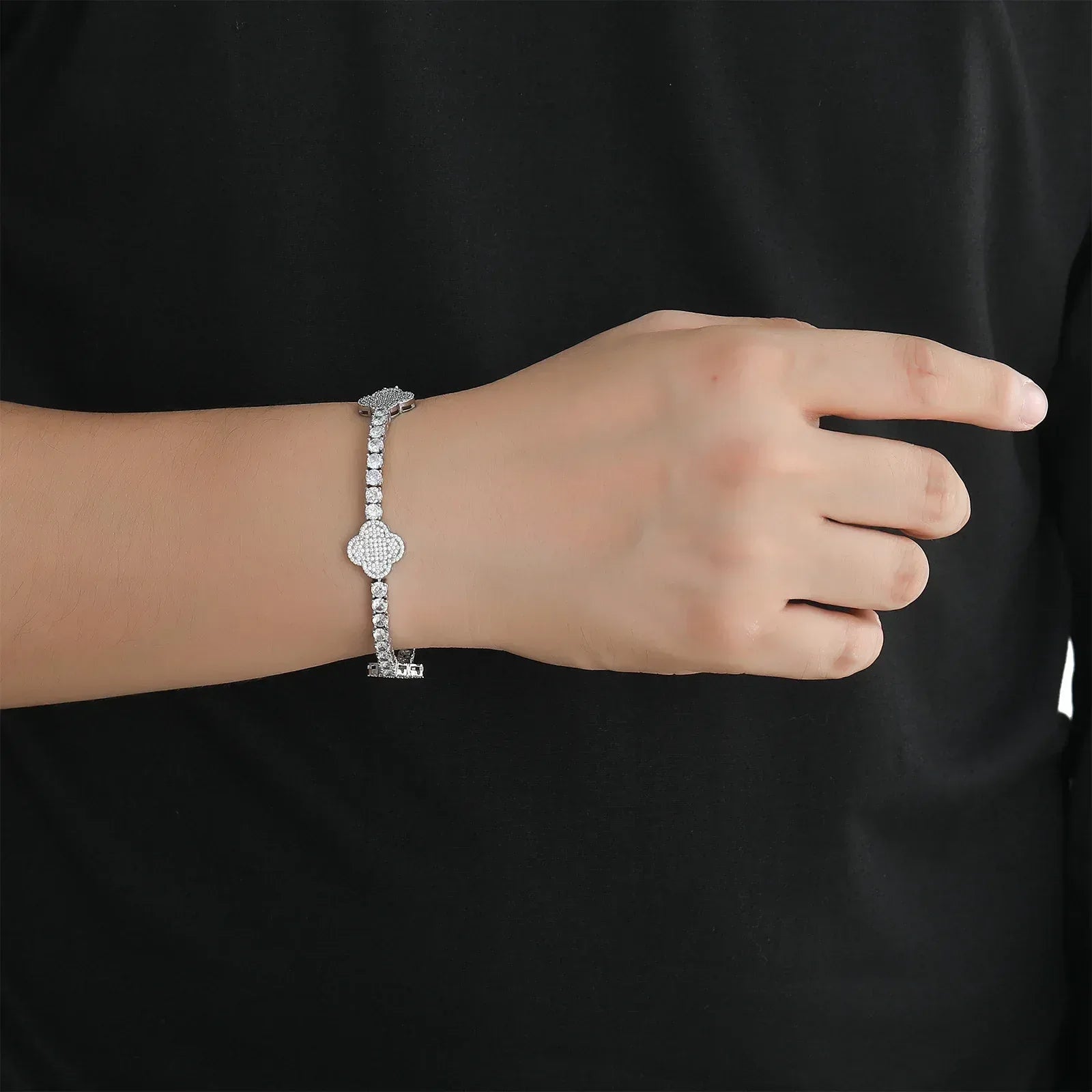 Unisex Single-Row Clover Tennis Bracelet | Iced Out Hip Hop Bling Fashion Handpiece | Caratix - CaratixJewelry