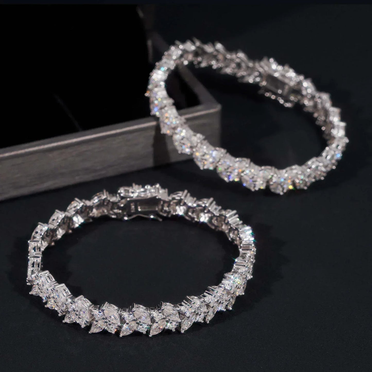 Unique-Design Moissanite Bracelet – S925 Sterling Silver Iced-Out Luxury Unisex Streetwear Jewelry - CaratixJewelry