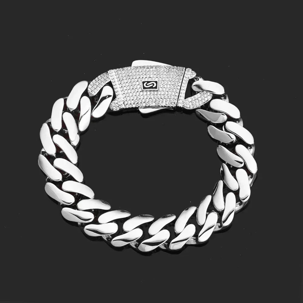 Custom 14K Gold Cuban Chain Bracelet for Men | Caratix Jewelry - CaratixJewelry