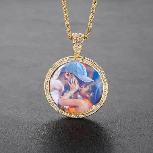 Round Photo Pendant Necklace with Zircon and Memory Frame | Trendy Hip Hop Jewelry | Caratix Jewelry - CaratixJewelry