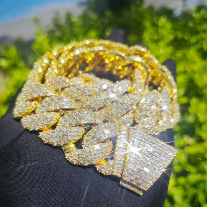 T-Shape Cuban Chain Necklace with Crescent Slanted Clasp | Hip Hop Street Jewelry | Caratix Jewelry - CaratixJewelry