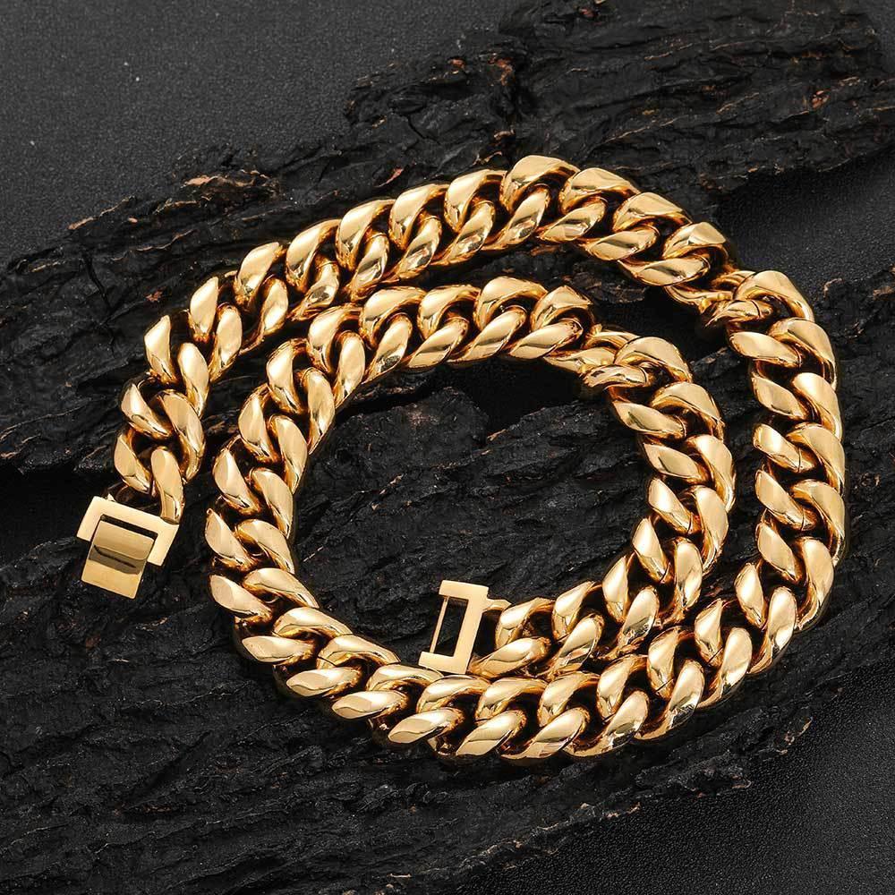 Stainless Steel Cuban Chain Necklace with Jewelry Clasp Titanium Steel for Men | Caratix Jewelry - CaratixJewelry