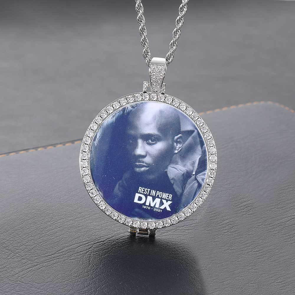 Hip Hop Flip-Top Round Photo Frame Pendant Necklace with Copper Frame and Zircon Stones | Customizable Jewelry | Caratix Jewelry - CaratixJewelry