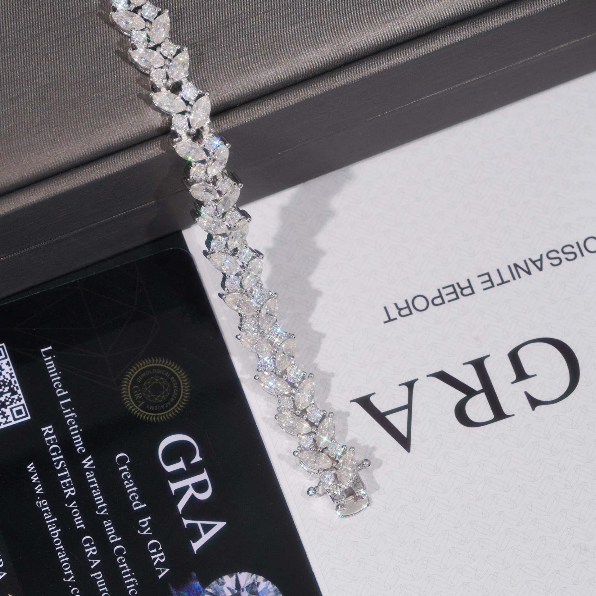 Unique-Design Moissanite Bracelet – S925 Sterling Silver Iced-Out Luxury Unisex Streetwear Jewelry - CaratixJewelry