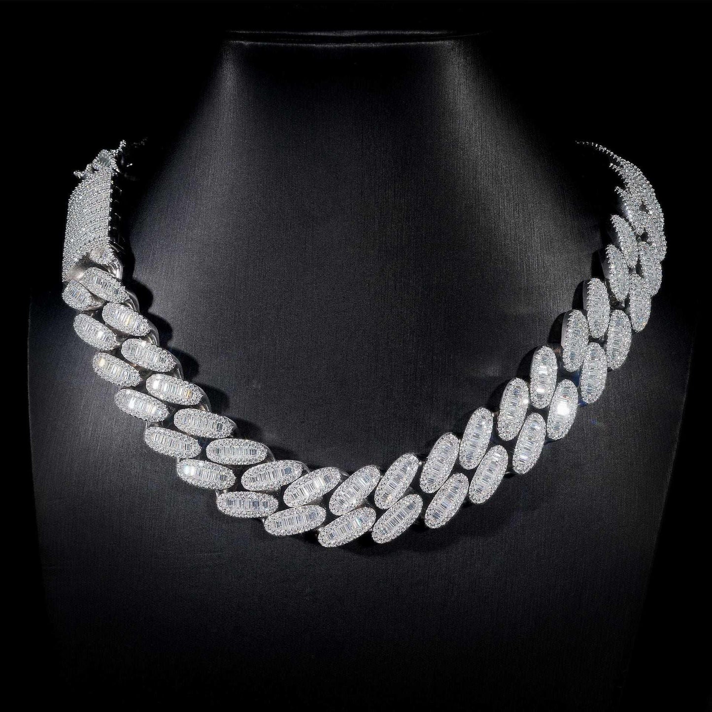 20mm D-Color Moissanite Oval Cuban Link | S925 Silver Men’s Iced Out Chain - CaratixJewelry