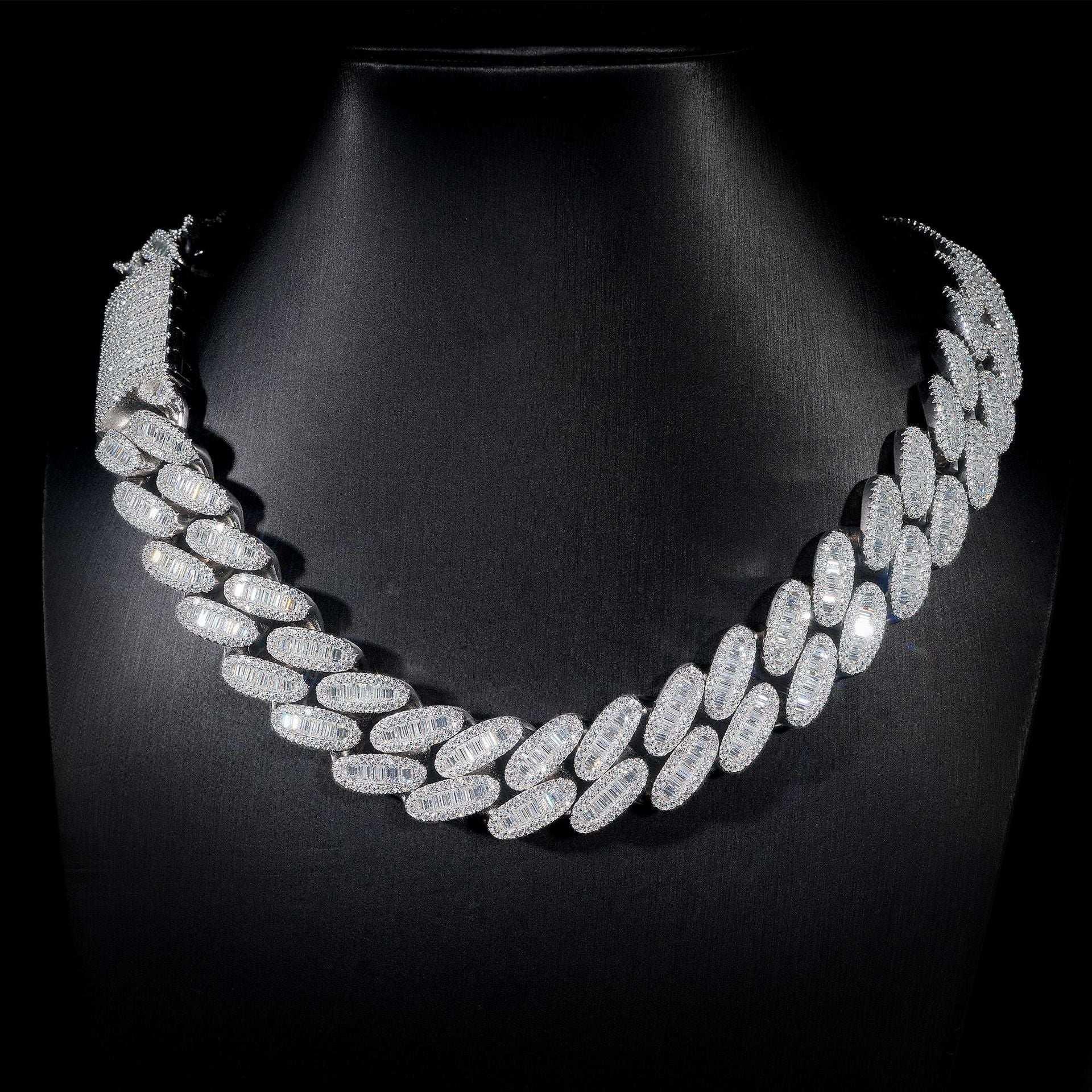 20mm D-Color Moissanite Oval Cuban Link | S925 Silver Men’s Iced Out Chain - CaratixJewelry