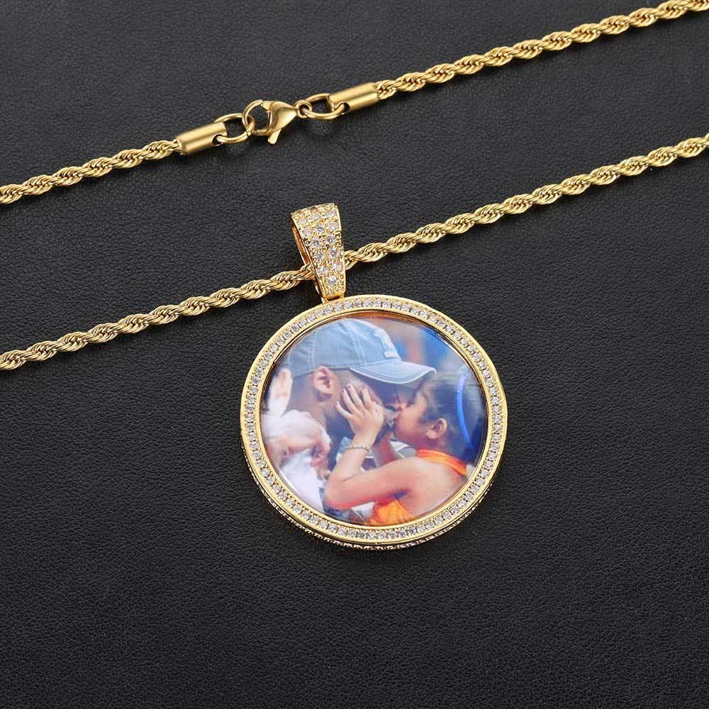 Round Photo Pendant Necklace with Zircon and Memory Frame | Trendy Hip Hop Jewelry | Caratix Jewelry - CaratixJewelry