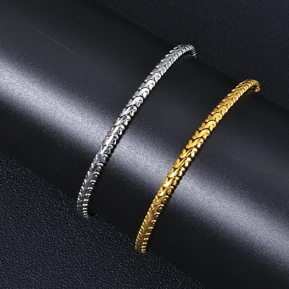 Custom 4mm Slim Stainless Steel Bracelet | Classic Silver Chain Style for Men | Caratix - CaratixJewelry